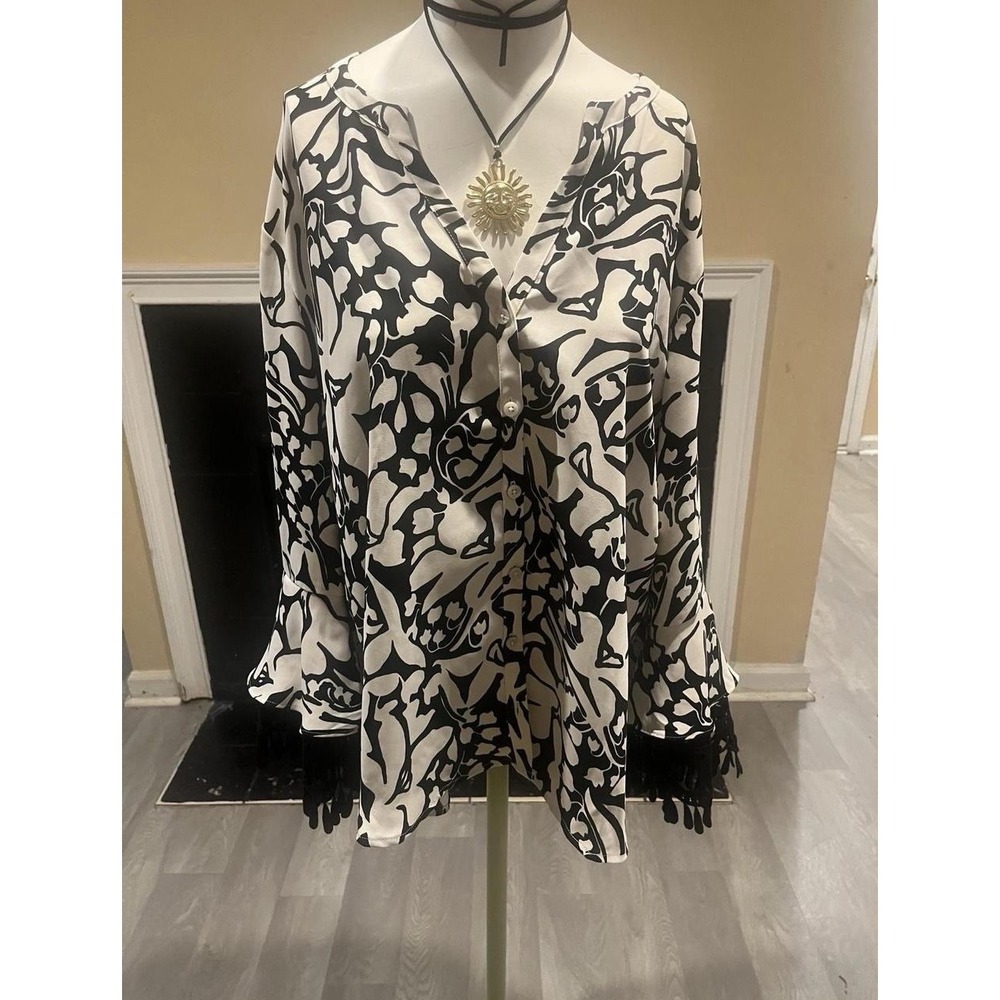 Chicos Black And White Boho Hippie Festival Bell Sleeve Top Size 18